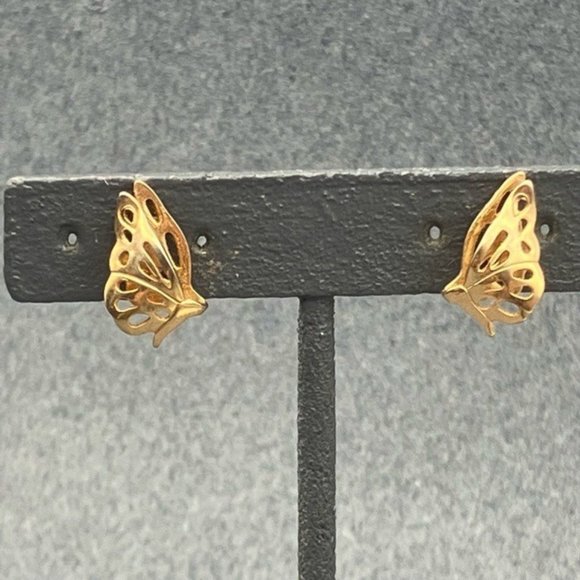 Avon Clip On Earrings Butterfly In Flight Profile Gold Shiny Retro Soft Girl - Picture 1 of 6